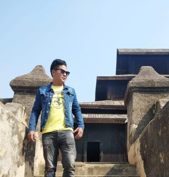 နာကျည်းမှုတွေမပြောက်သရွေ့
နာနာကျင်ကျင်နဲ့ကို 
မနားတမ်းရှေ့တိုးနေရမှာပဲ