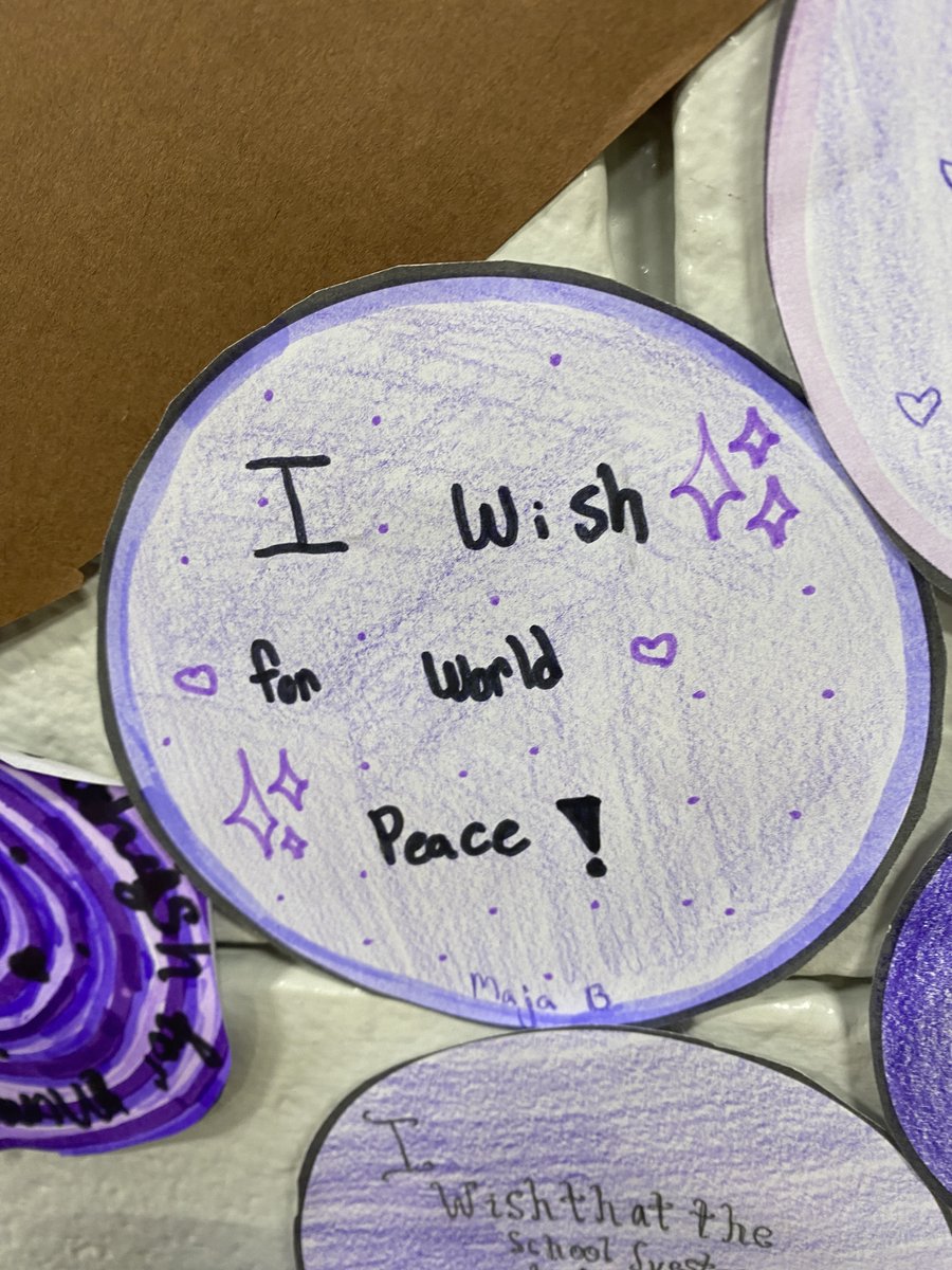 ccsd21field's tweet photo. 5th grade students in Sunshine Club designed the April mural and the school did an amazing job sharing their wishes for our Wishtree inspired by @kaaauthor's book, Wishtree.  It's beauty is not only in the design or the colors but in the heartfelt wishes written by Ss. #21Learns https://t.co/z8KFOpRMry
