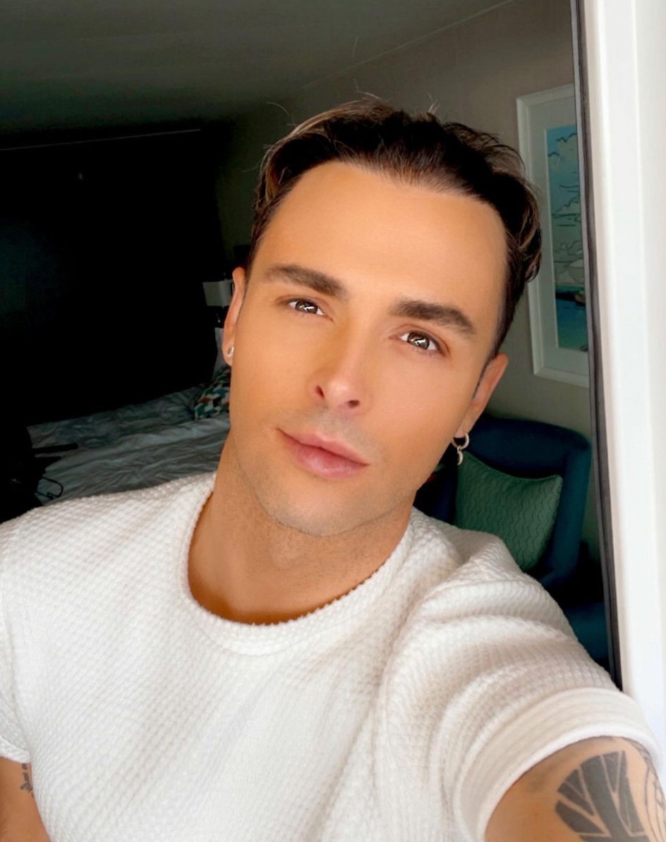 OK_Magazine's tweet photo. Union J's Jaymi Hensley quits band and sparks feud claims with telling comment
#UnionJ
https://t.co/cmi6MmZSvj https://t.co/R463os3CCz