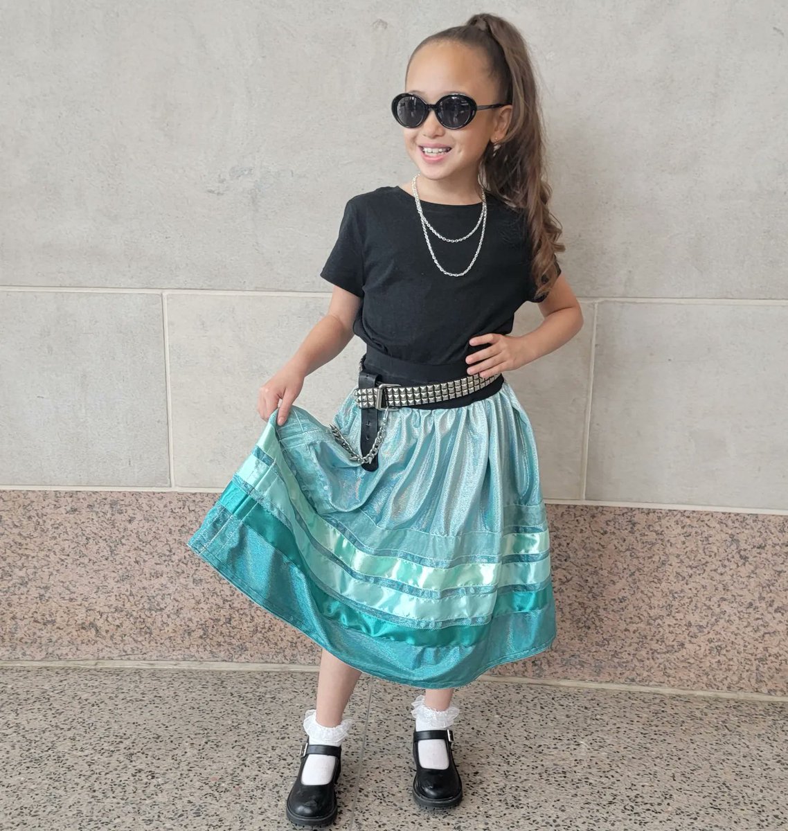altrn8v_'s tweet photo. Girls teal ombre skirt- Size youth 7/8; 28-35" waist
•
Highest bid at: $45
•
(Place bids in comments) https://t.co/3VqmiOAucq