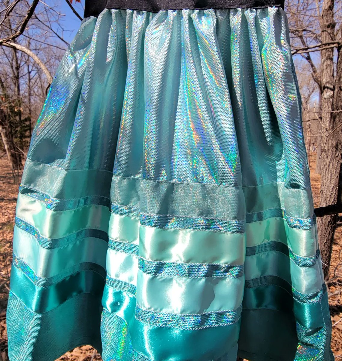 altrn8v_'s tweet photo. Girls teal ombre skirt- Size youth 7/8; 28-35" waist
•
Highest bid at: $45
•
(Place bids in comments) https://t.co/3VqmiOAucq