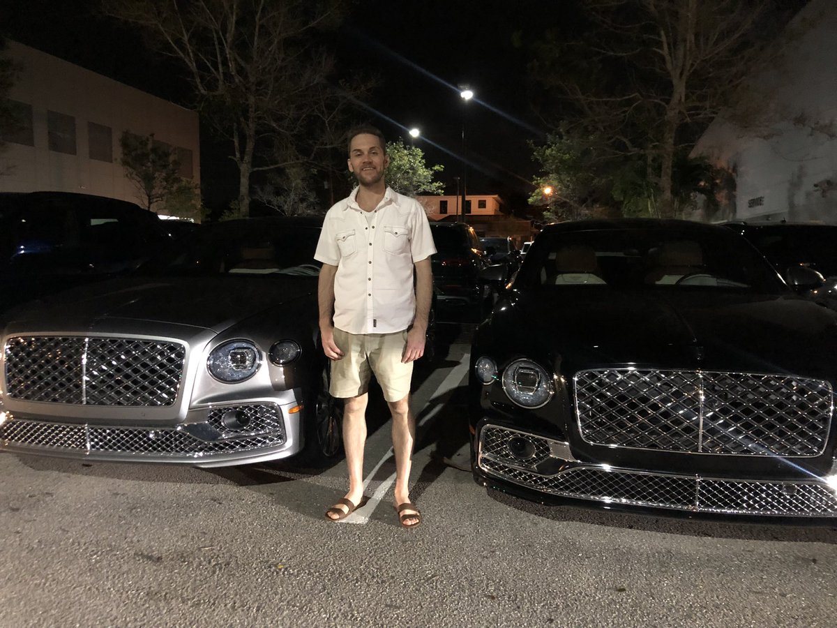DouglasRiley302's tweet photo. Bentleys😀🚗 Happy Wednesday Everyone! #douglasriley #douglasrileymusic #nashville #countrymusic #singersongwriter #indieartist #bentley #finecars #carnut #niceride #dreaming #carclub #hobby #goodvibes https://t.co/3RHG6ILmAV