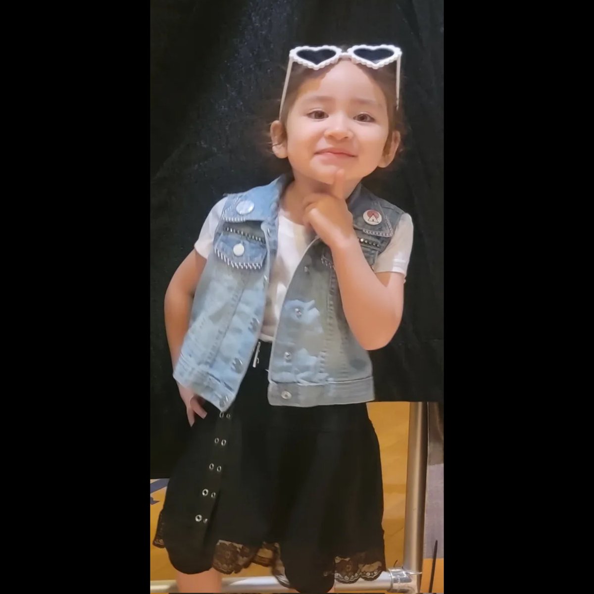 altrn8v_'s tweet photo. Toddler Custom AC/DC vest- Size 4T/5T
•
Highest bid at: $40
•
(Place bids in comments) https://t.co/qCGtq9nUmJ