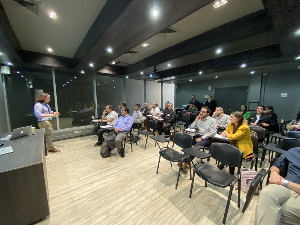 innovapolinav's tweet photo. Este martes 11 de abril se realizó el 2do bootcamp de #Avante3, desafío de innovación abierta organizado por la @Armada_Chile y @KnowHubChile. Participaron los 4 equipos seleccionados para la segunda fase de #DesafíoAvante3 👏🏻👏🏻
Lee la nota aquí 👉https://t.co/ED592VQOTr https://t.co/LClE8Jm1rA