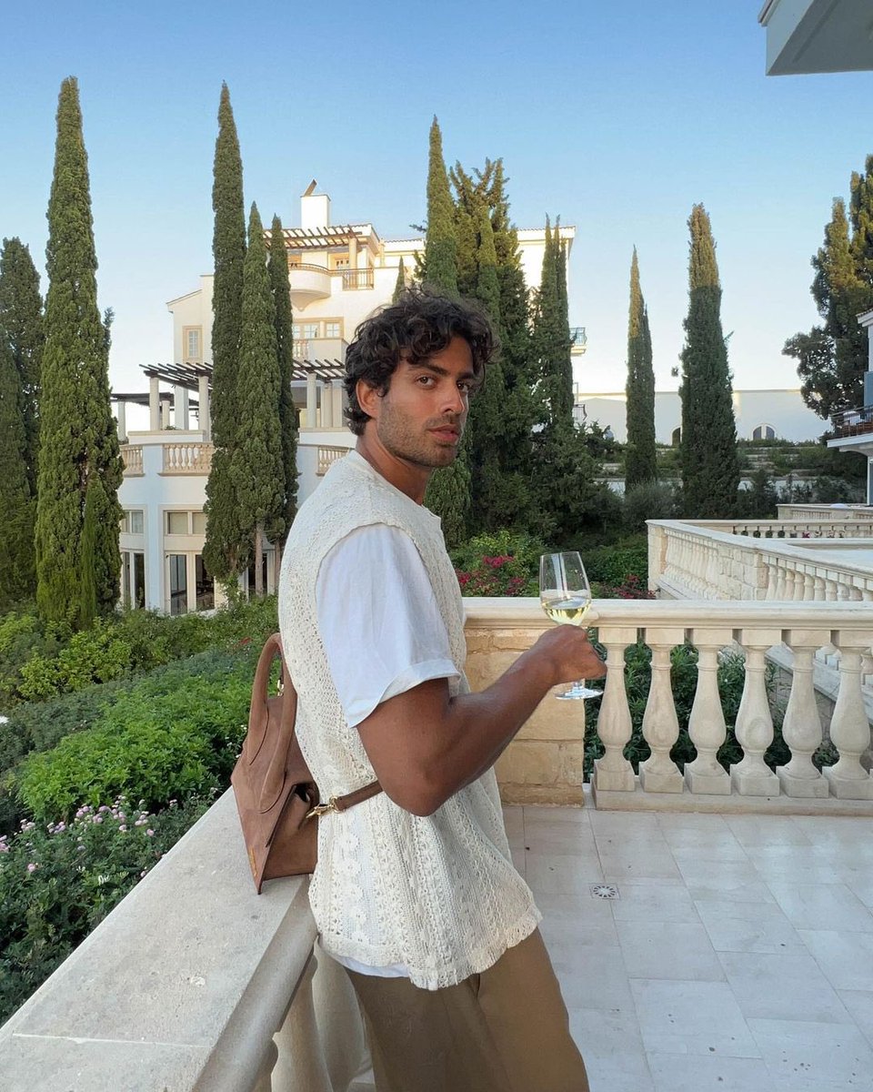 cherche recherche rpdm rp

holà tout le monde y a personne aujourd’hui je m’ennuie à mourir si vous êtes chaud pour faire connaissance ce serait trop cool de connaître de nouvelles personnes

fav pour dm et follow
rt pour la visibilité