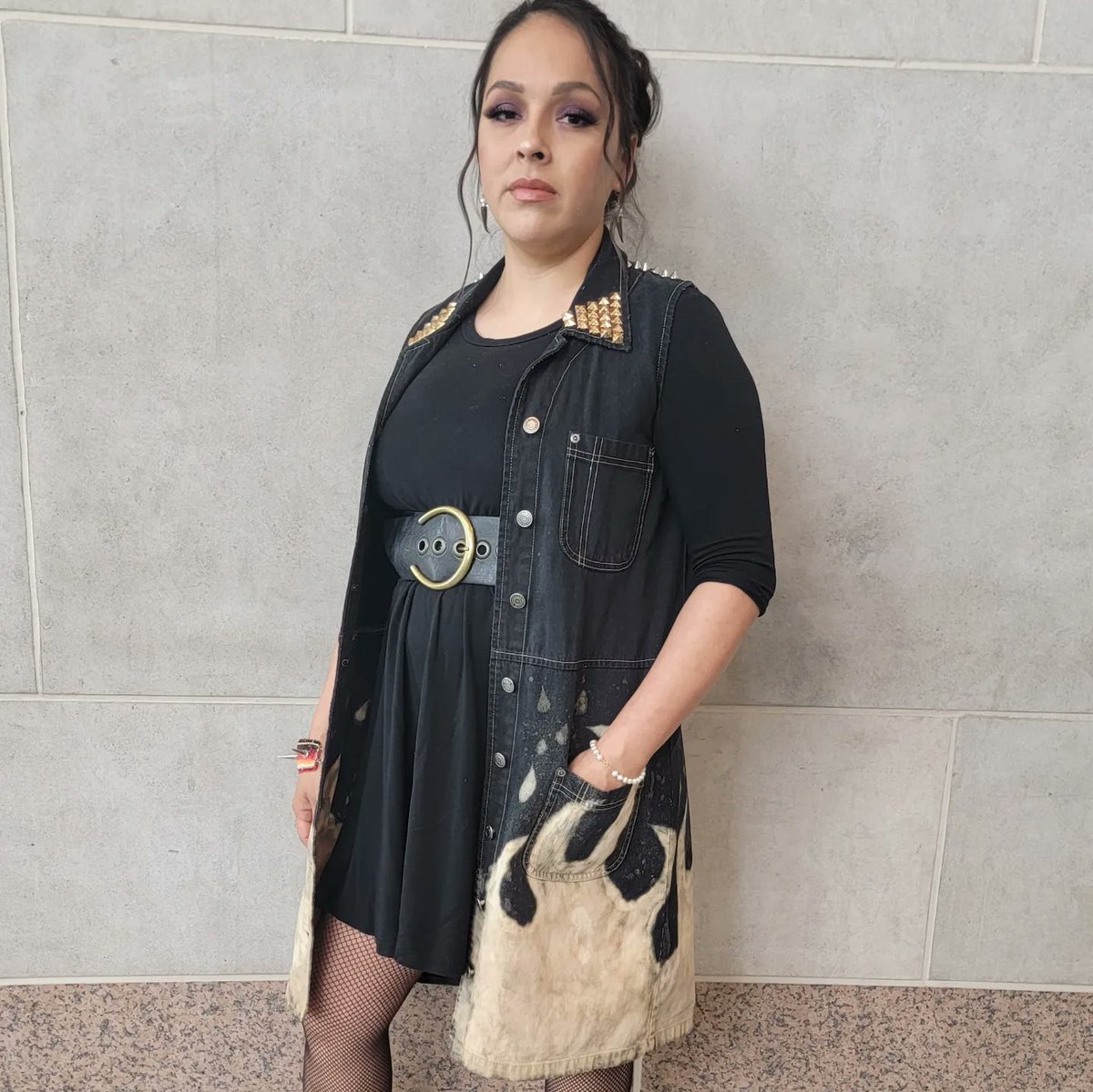 altrn8v_'s tweet photo. Repurposed denim dress with SS patch &amp; bleached flames - Size: Women's Medium ; Length from shoulder to bottom: 37.5"
•
Highest bid at: $45
•
(Place bids in comments) https://t.co/TlJBxjyRhX