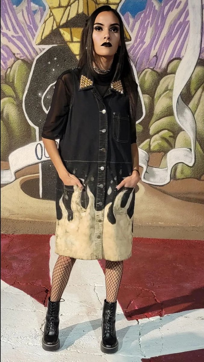 altrn8v_'s tweet photo. Repurposed denim dress with SS patch &amp; bleached flames - Size: Women's Medium ; Length from shoulder to bottom: 37.5"
•
Highest bid at: $45
•
(Place bids in comments) https://t.co/TlJBxjyRhX
