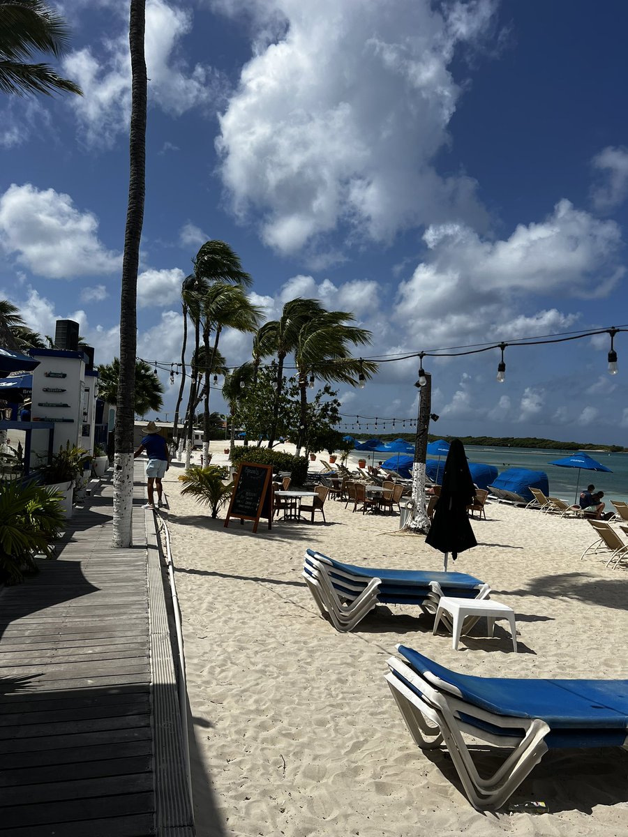 playwright42's tweet photo. What a birthday! Celebrated my 56th birthday in Aruba! #Aruba #PassionsinAruba #Reflexionsrestaurant #birthday https://t.co/AGT0bUQJRl