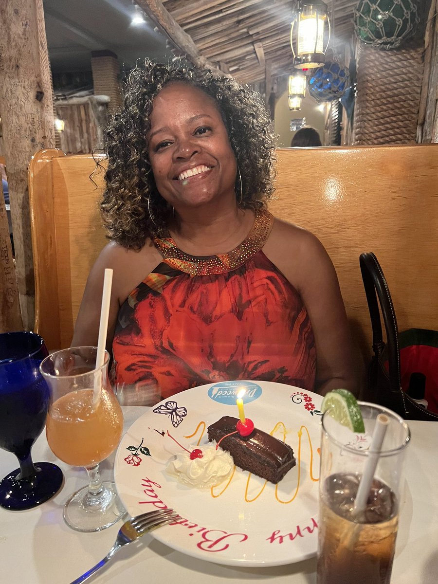 playwright42's tweet photo. What a birthday! Celebrated my 56th birthday in Aruba! #Aruba #PassionsinAruba #Reflexionsrestaurant #birthday https://t.co/AGT0bUQJRl