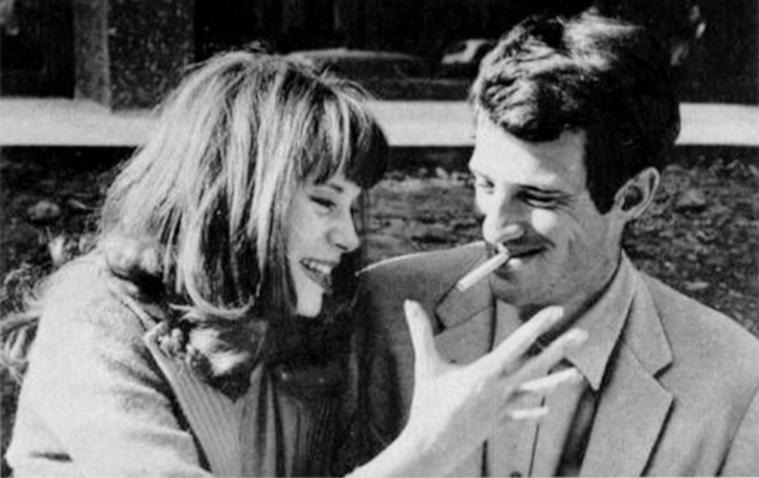 Pizzicata1's tweet photo. @JEROGAL1 @zapata_painter Rio bien l'homme qui rio le dernier #okjesorsjaihonte
#lapauseclope complices avec Françoise Dorléac et François Truffaut sur le tournage de La Peau Douce (photo Raymond Cauchetier. 1964)
Et pour le plaisir bonus #pauseclope Françoise et Jean-Paul en 1963 https://t.co/9P2JZSxNXe