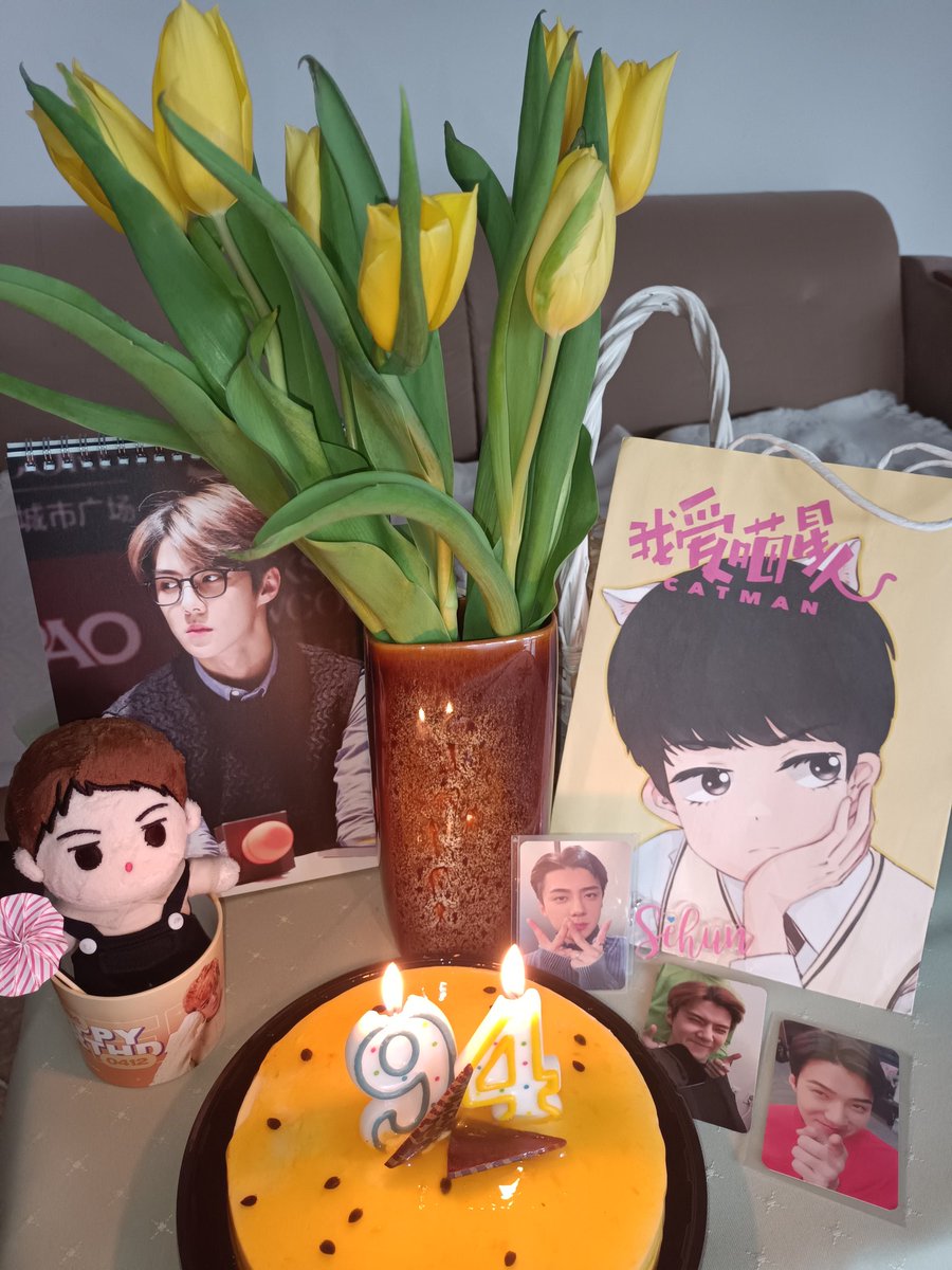 tradition is tradition 🫶🏻 here's still 412 so for the last time happy birthday my pretty boy 🧡 let next year be the happiest for you, in a good health and full of beautiful memories~
#HappySEHUNDay 
#30thSpringWithSEHUN