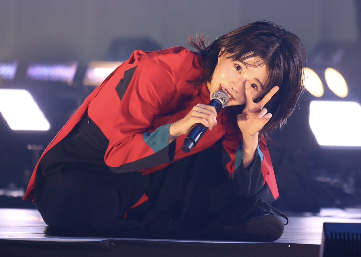 a_yama_gp's tweet photo. 今までBiSH撮ってきた中で一番良い写真
#アイナ・ジ・エンド
#BiSH横アリ
#UVERBiSH https://t.co/Ng8OCl2SGX