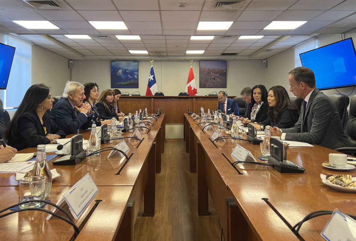 Canada Trade (@canadatrade) on Twitter photo Yesterday, Minister Ng met with Minister <a href="/AlbertoKlaveren/">Alberto van Klaveren</a> and Undersecretary <a href="/clausanhueza/">Claudia Sanhueza 🌳🇨🇱</a>, to discuss #Canada and #Chile’s commitment to #inclusive and #RulesBased international trade.
Read a summary of the meeting: ow.ly/H86W50NHczB
#CanadaTradeMission Yesterday, Minister Ng met with Minister <a href="/AlbertoKlaveren/">Alberto van Klaveren</a> and Undersecretary <a href="/clausanhueza/">Claudia Sanhueza 🌳🇨🇱</a>, to discuss #Canada and #Chile’s commitment to #inclusive and #RulesBased international trade.
Read a summary of the meeting: ow.ly/H86W50NHczB
#CanadaTradeMission