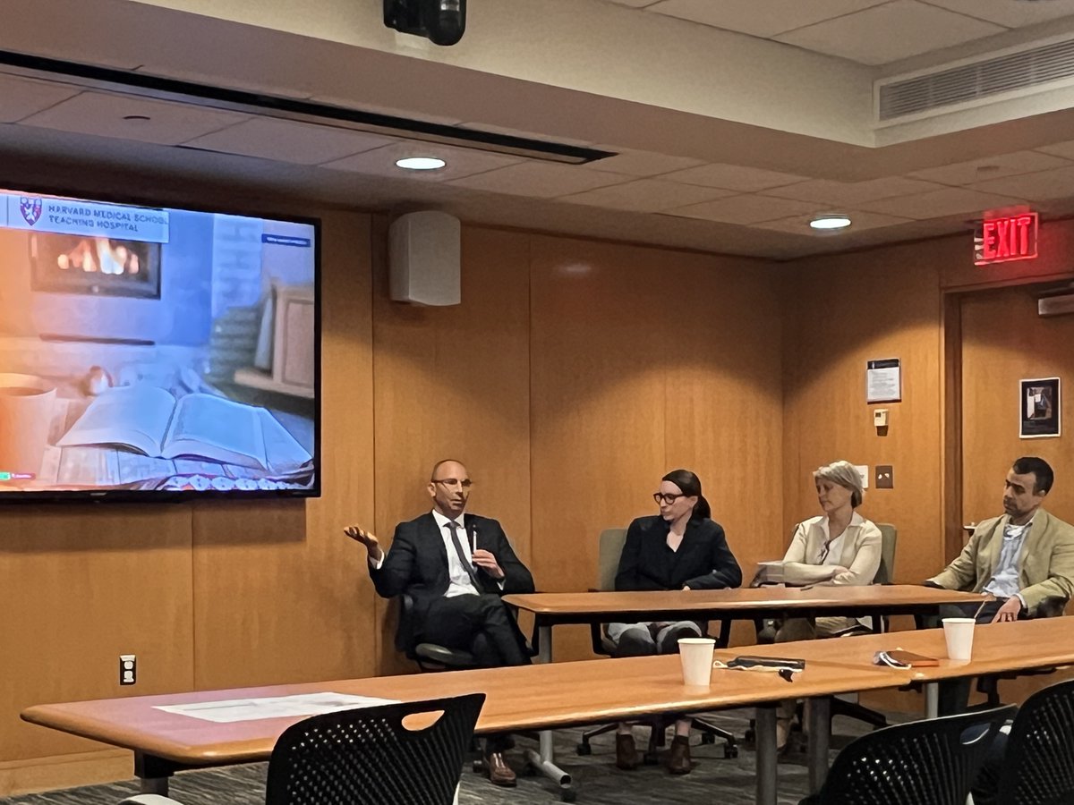 Career advice from panel of veteran faculty for our trainees during Visiting Professor Day event @drphil_urology @HeidiRayala @DrewWagnermd and Dr. Marissa Kent.