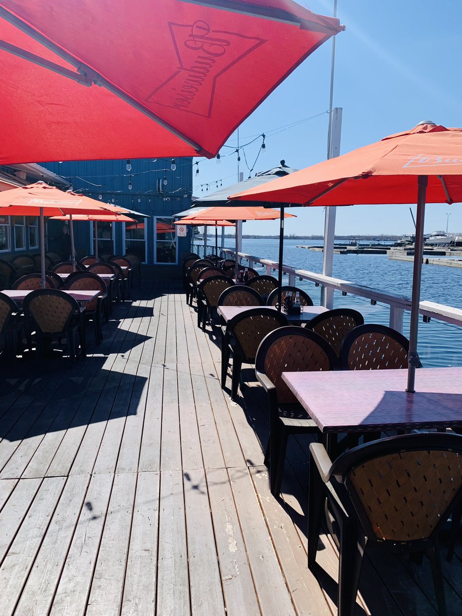 BoathouseFish's tweet photo. Ermergerd, we're totally catching Patio Vibes today! Hello Sunshine ☀️ 😎 ☀️
#boathouse #patio #seafood #drinks https://t.co/54fz9uSvGB