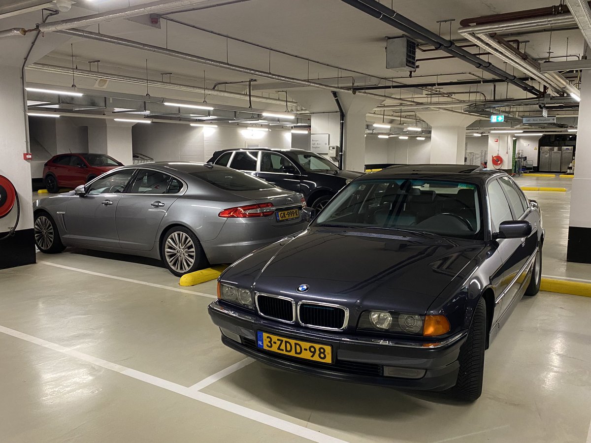 BNRpetrolheads's tweet photo. Eindelijk mocht Carlo eens een keer op de plek van de Machinist staan vandaag. Binnen de lijntjes blijft lastig voor hem, maar hij staat tenminste met de billen naar achter. #pc280 https://t.co/zaCoEfX3oj
