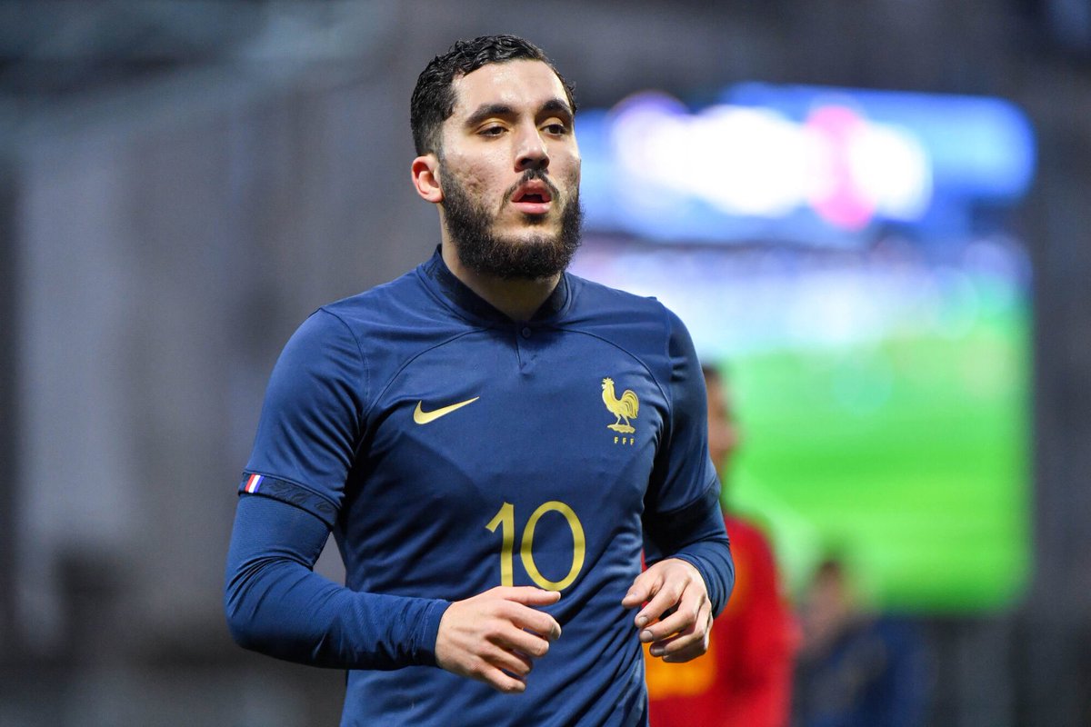 Footalgmedia's tweet photo. Flash 🇨🇵🇩🇿 | Selon les informations de l'Equipe, Rayan Cherki vise le Jeux Olympiques 2024 à Paris. Le joueur n'aurait donc pas l'intention de rejoindre l'Algérie dans un avenir proche.  

#TeamDz #Cherki #France #Algerie https://t.co/cauhZAxBOM