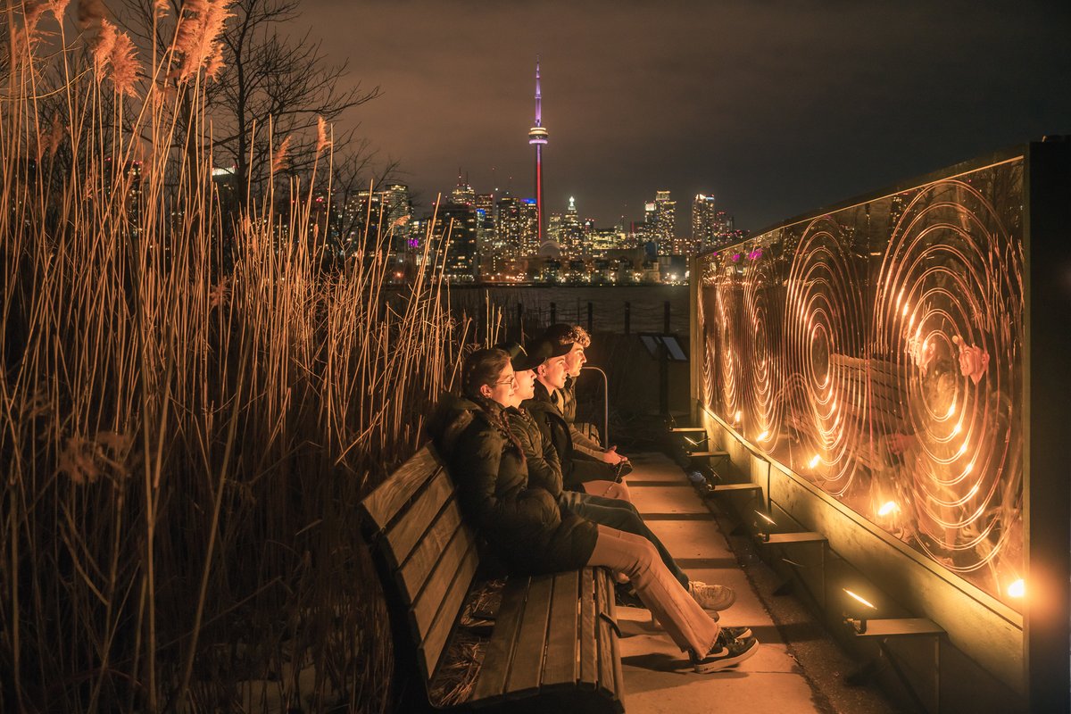 PortdeToronto's tweet image. Êtes-vous allés voir Lumière: l’art de l’illumination Place de l’Ontario? @OntarioPlace Cette exposition en plein air est gratuite, et vous avez jusqu’au 7 mai pour admirer ses 16 installations lumineuses dans le parc Trillium. 

#atthewaterfront #LumiereArt

📷 @OntarioPlace