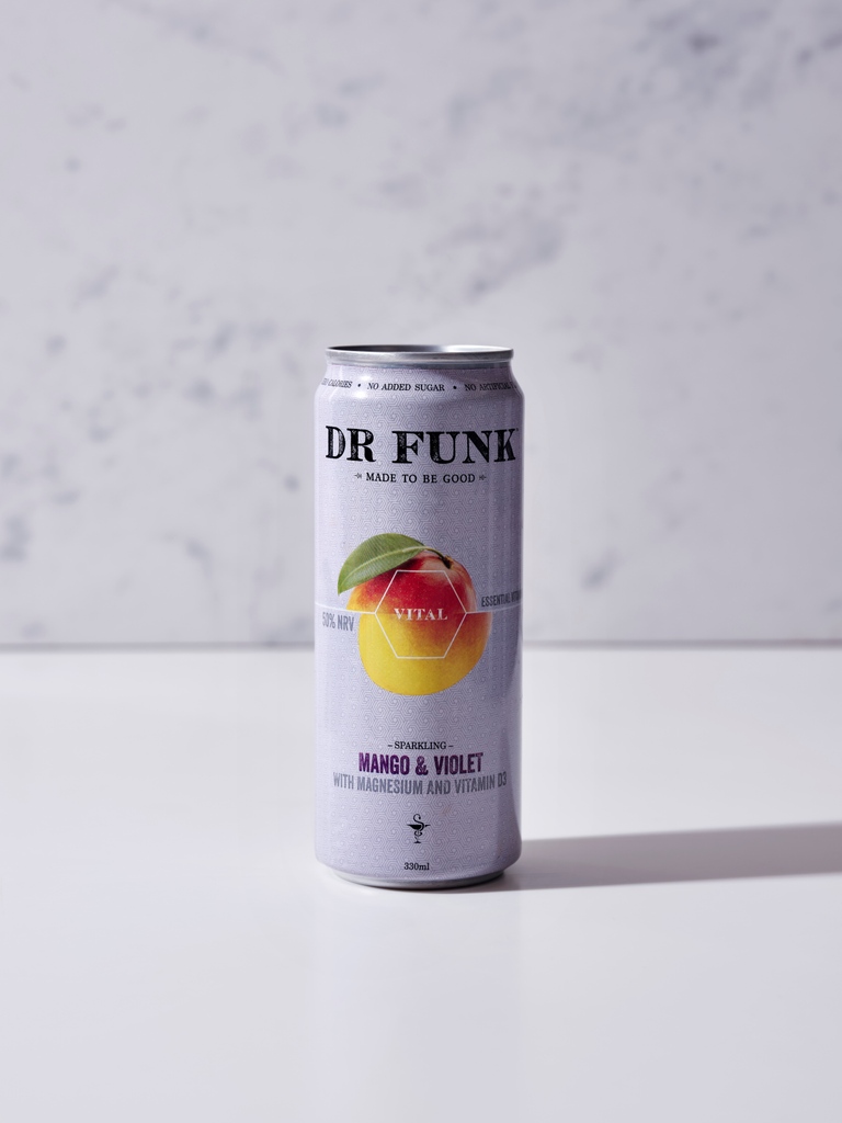 DrFunkDrinks's tweet photo. Funky fresh 💪🏻✨

Whether it's a post pilates pick me up or a pre-swim sip, our vital edition  Sparkling Water is the ultimate HYDRATION companion. https://t.co/f6LbAIfllM
