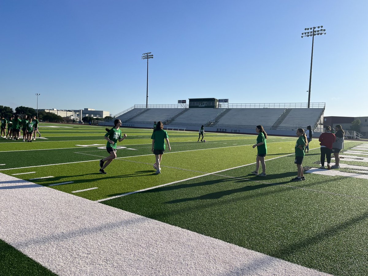 It sure was a beautiful morning for the BJH cubettes to have soccer practice at cub stadium!!