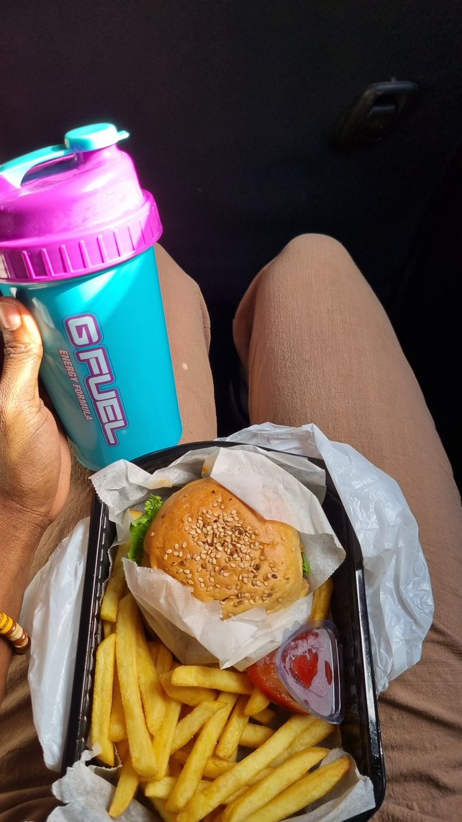 GFUEL X LUNCH from <a href="/Arena233GH/">Arena 233</a> 
Best fries in Ghana ngl 🥵