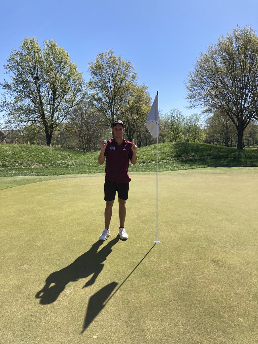 WE HAVE A HOLE-IN-ONE!!!!!

<a href="/HunterLogan64/">Hunter Logan</a> cards it on the third hole‼️

#HailState🐶