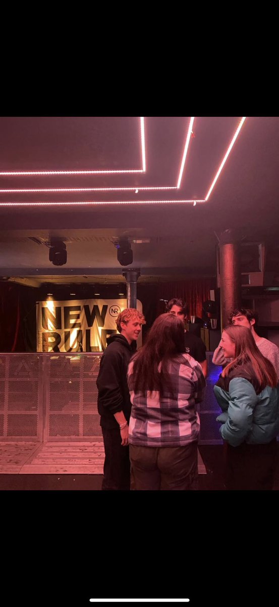 heartsfromcayds's tweet photo. happy 4 years to the band that saved me!! love you guys more than anything, thank you for all the memories and friends:) been so amazing watching yous grow over the last 4 years, cheers to plenty more memories x #4YearsofNewRules https://t.co/S2TqQbxtsa