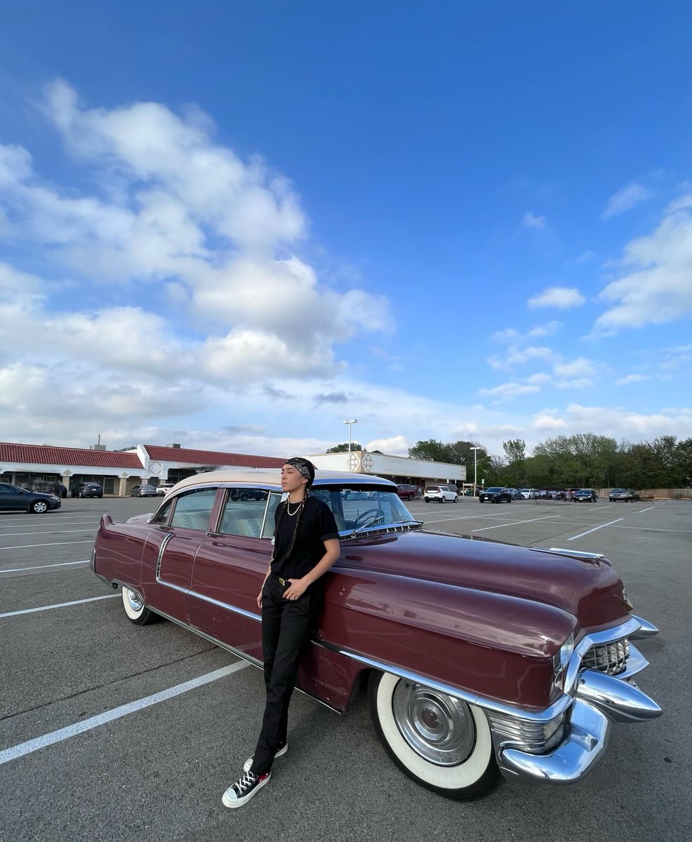 bribrilucio's tweet photo. Proud owner of Cadillac 1955 🤫 https://t.co/2dNGgbltEU