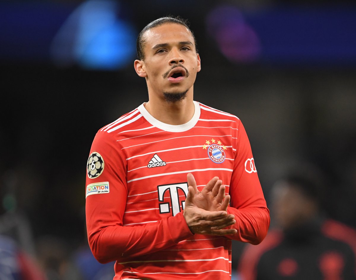 ActuFoot_'s tweet photo. 🚨 Une grosse altercation a éclaté dans le vestiaire du Bayern hier, selon @BILD.

Sadio Mané s'est plaint de la façon dont Leroy Sané lui parlait sur le terrain.

Une fois au vestiaire, Mané aurait frappé Sané au visage.

(@BILD) https://t.co/RsNNwUhxWC