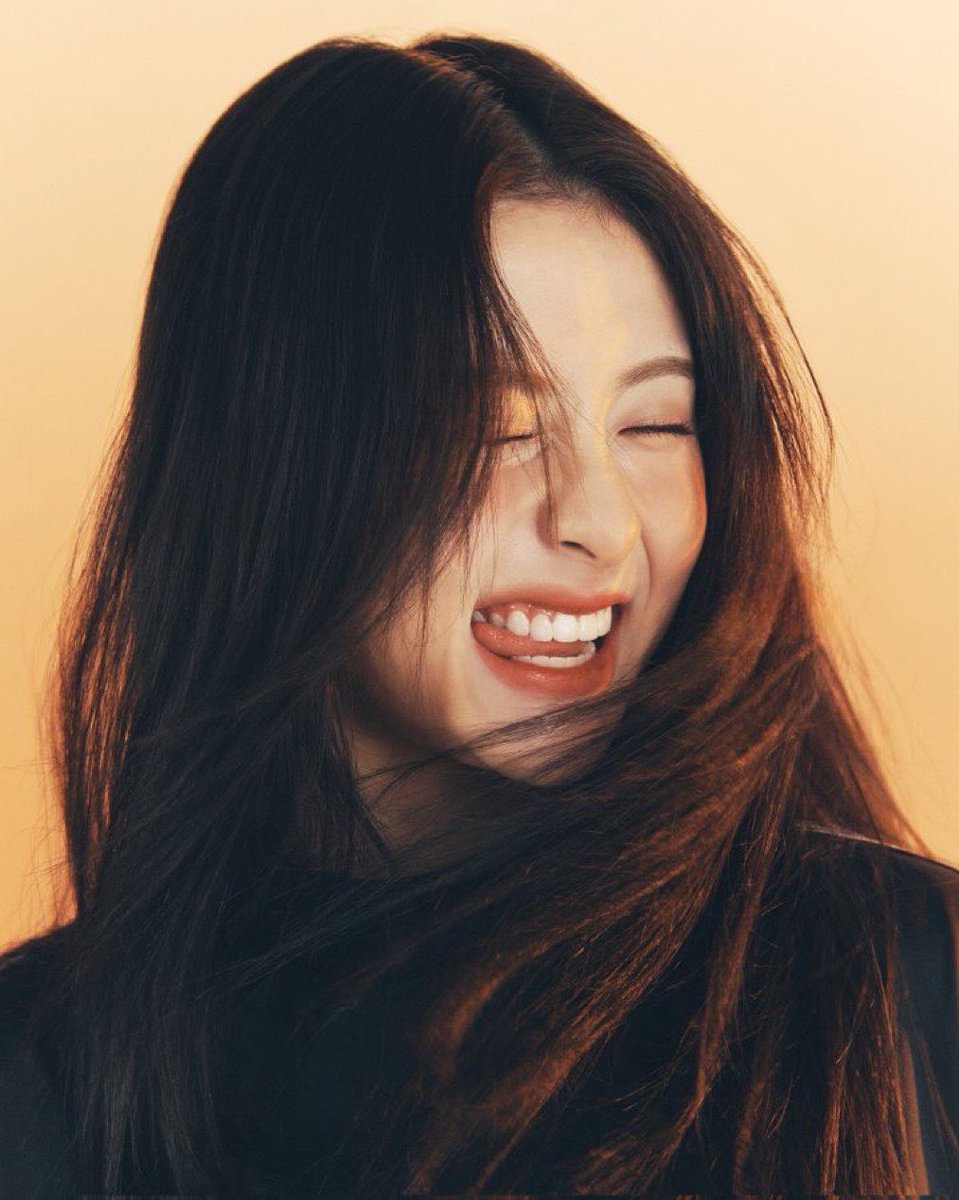 dal_sserafim's tweet photo. #HEEJIN #YUNJIN https://t.co/uWaHjEcMhE