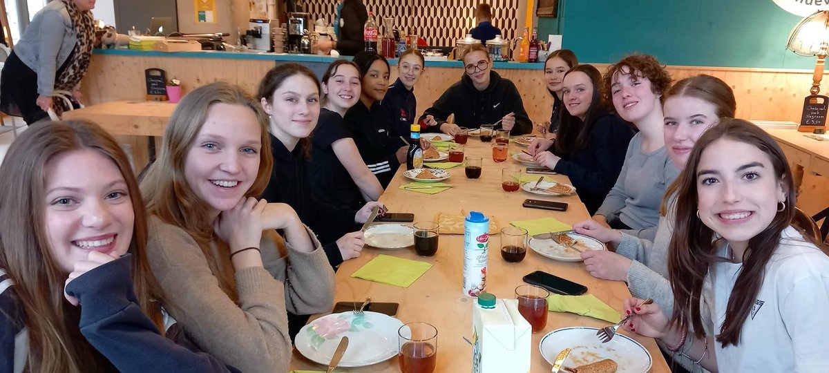 Pannenkoekenparty of fêtedecrêpe #uitwisseling #françaises bij #opjeplaets 😍
