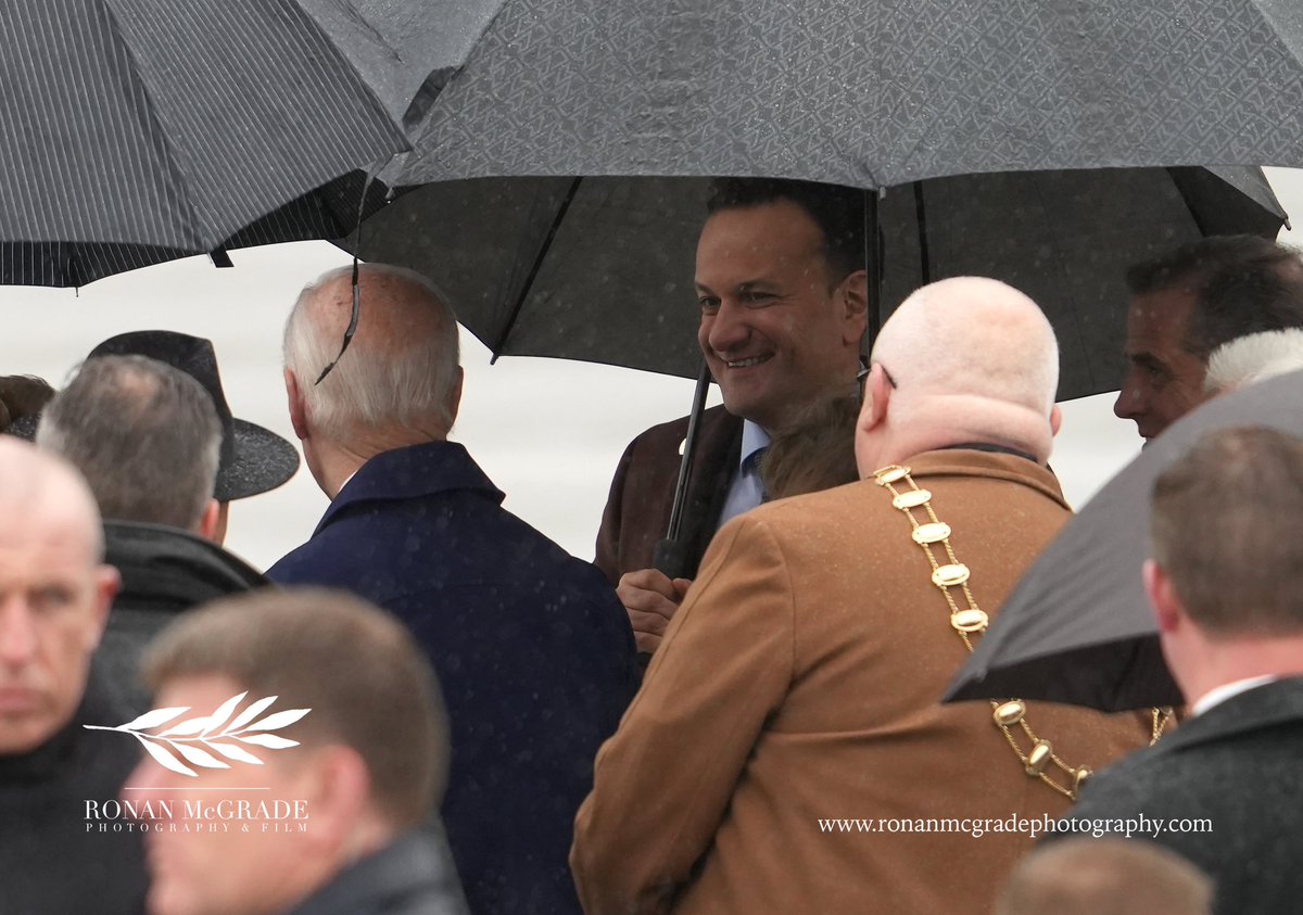 RonanMcGrade's tweet photo. President Biden left Dublin Airport by motorcade after being greeted by Taoiseach Leo Varadkar. https://t.co/VdBBZYV6IB
