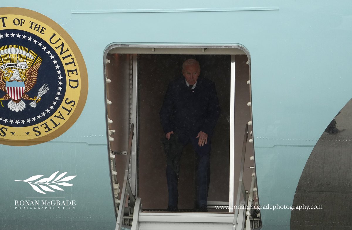 RonanMcGrade's tweet photo. President Biden left Dublin Airport by motorcade after being greeted by Taoiseach Leo Varadkar. https://t.co/VdBBZYV6IB