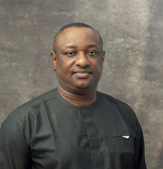 Isidore0001's tweet photo. I am Festus Egwarewa Keyamo, born in Ughelli but from Effurun.

I am a disgrace to Urhobo land and the law profession I once practiced.
I am currently the spokesperson for an alleged drug Lord who stole the mandate of Nigerians.
I am also the Minister supervising 41% unemployment https://t.co/rF5VIRtjnA