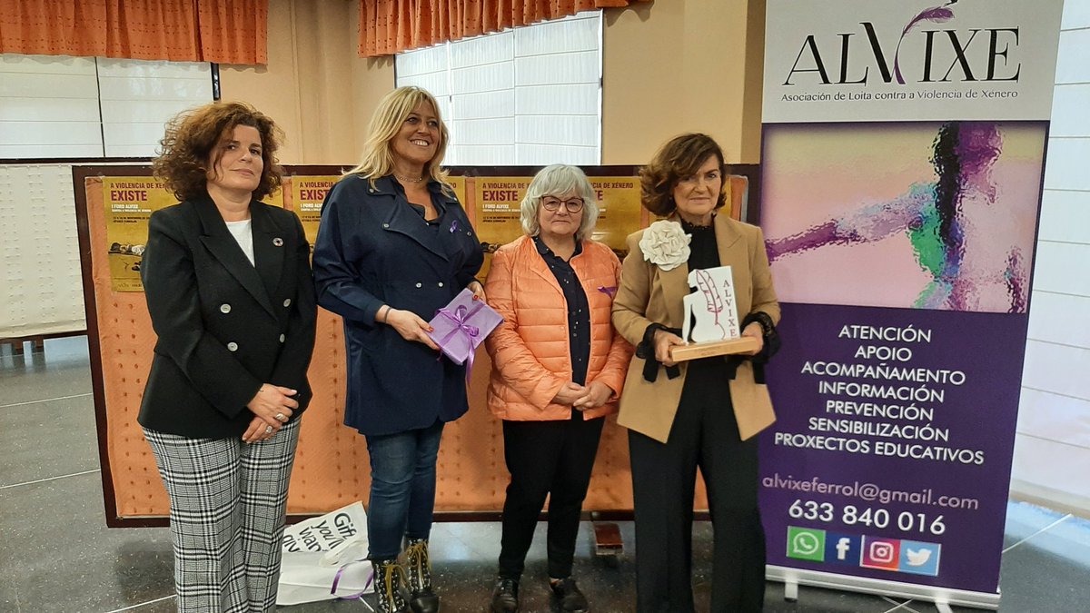 DelegGobGAL's tweet photo. Hoxe @MRivasL no xantar coloquio con @carmencalvo_ a quen #Alvixe @AAxuda entregoulle o galardón #8M
Parabéns e grazas polo traballo que facedes na loita contra a violencia de xénero https://t.co/5LrL3hx0Qd