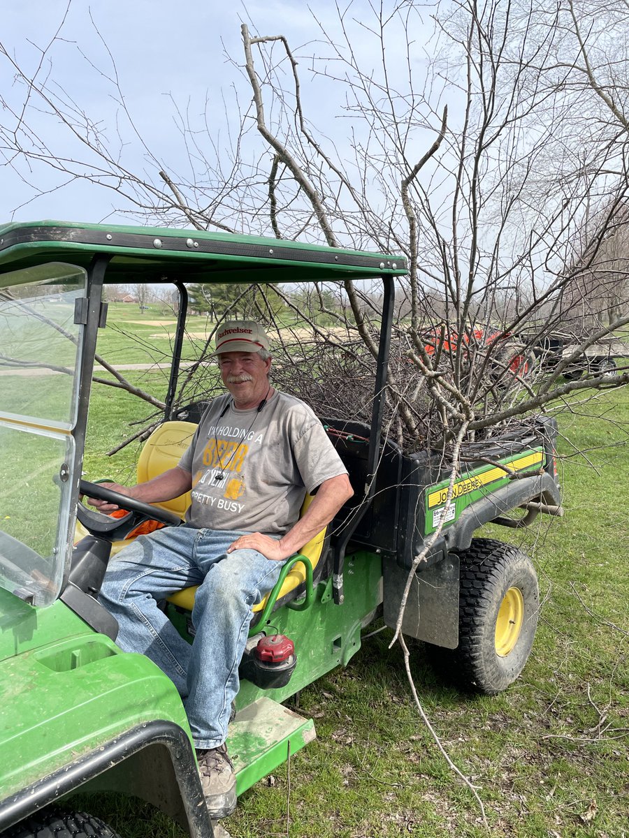 618golf's tweet photo. Local hero cleans up course! https://t.co/is7iEi7l9k