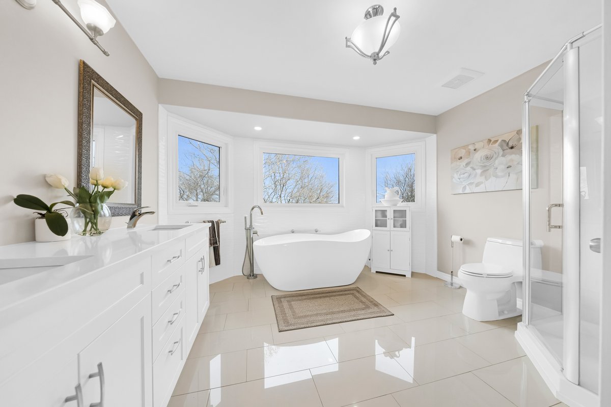 SRFRealtyGroup's tweet photo. New Listing!

1364 Winterberry Drive, Burlington
$1,899,000
4+1 Bed | 3+1 Bath | 2975 sq ft 

Executive home is located in prestigious Tyandaga and is the perfect home for a family.

https://t.co/7UftCX06xI https://t.co/cX7ODk0MRI