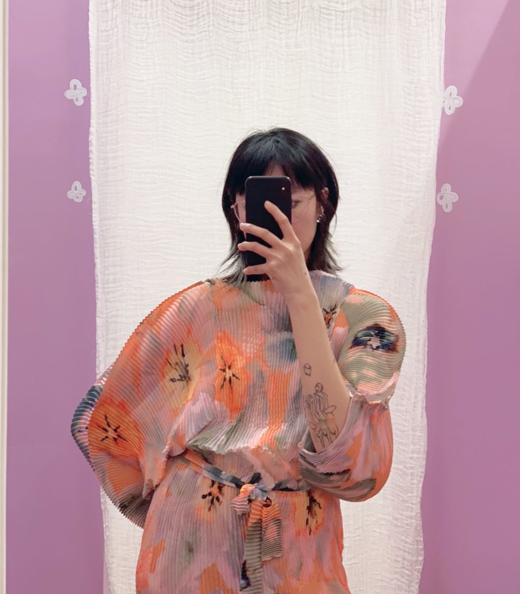 joannemagbits's tweet photo. 🐚 To end, a few serendipitous clippings I’ve collected since we finalized the identity:

[1] from Julia Heuer's SS23 collection, [2] a Slack message from when we internally released, [3] The Noguchi Museum archives from my New York trip https://t.co/Ceg8MNzgXK