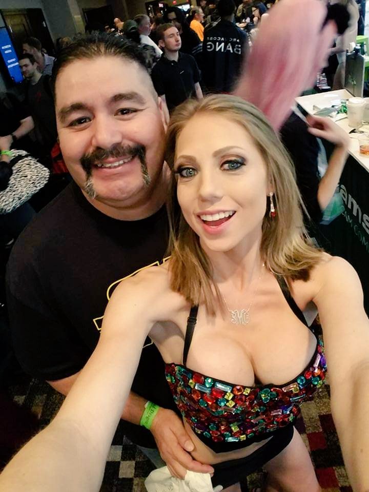 shaymus_69's tweet photo. Happy Birthday to @Shawna_Show Enjoy your day. #avn #avn2017 #AEexpo #AEexpo2017 https://t.co/DDTosna0hm