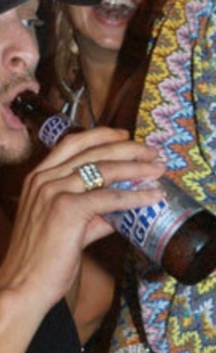 🚨 KID ROCK SPOTTED SUCKING ON BUD LIGHT WITH A DRAG QUEEN
