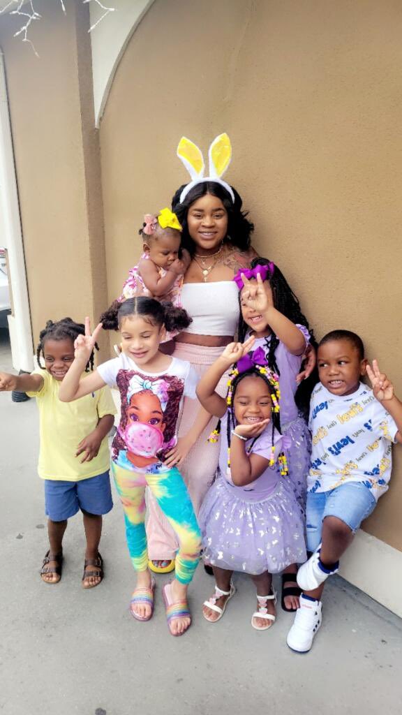Diamond12191's tweet photo. Easter Takeover https://t.co/yCIH6LUNne