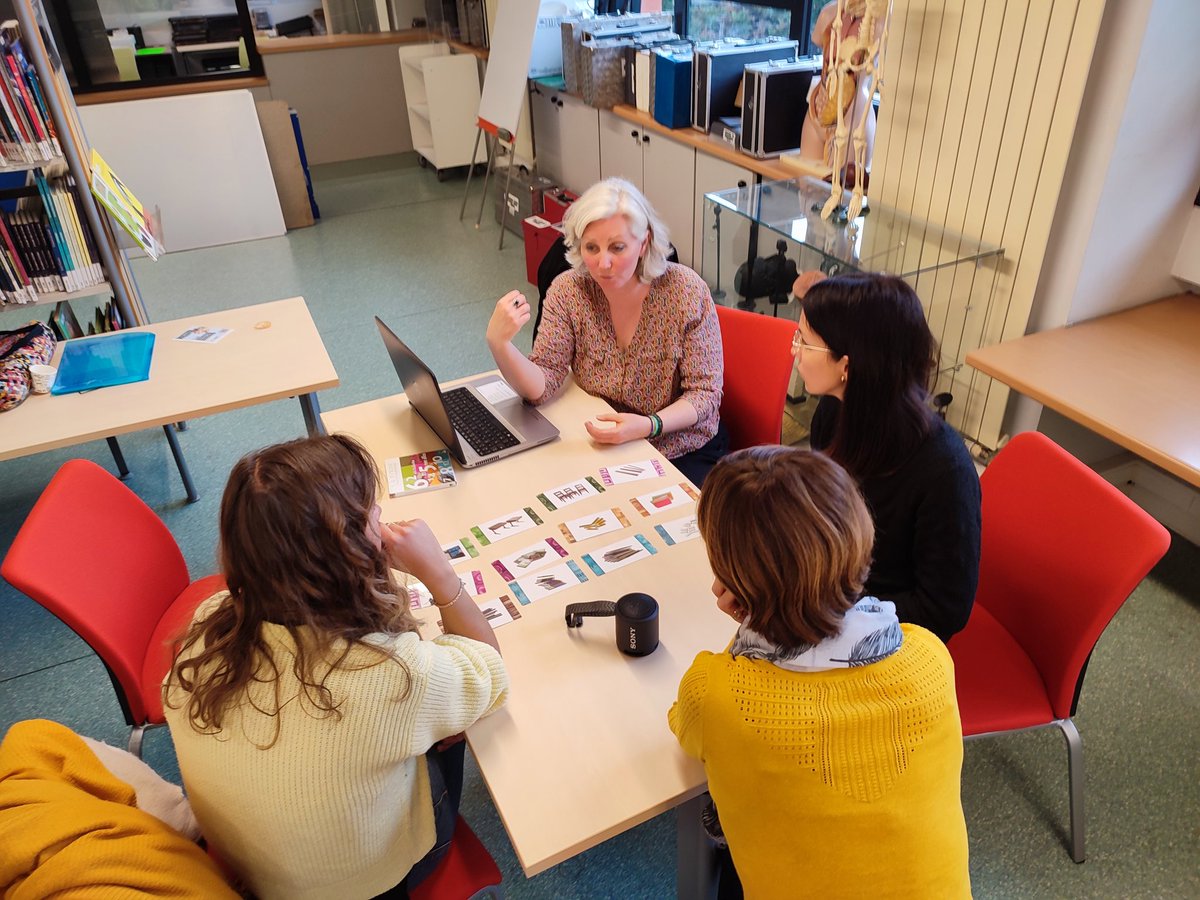 casnav_toulouse's tweet photo. 📣 participation à la journée "en maternelle, le jeu, c'est sérieux"  @DSDEN82 @canope_82
Co-animation d'un atelier avec enseignantes #eana #efiv :
🌏 Développer les compétences langagières.promouvoir la diversité linguistique et culturelle avec des jeux plurilingues
@actoulouse https://t.co/YLDlomzs6C