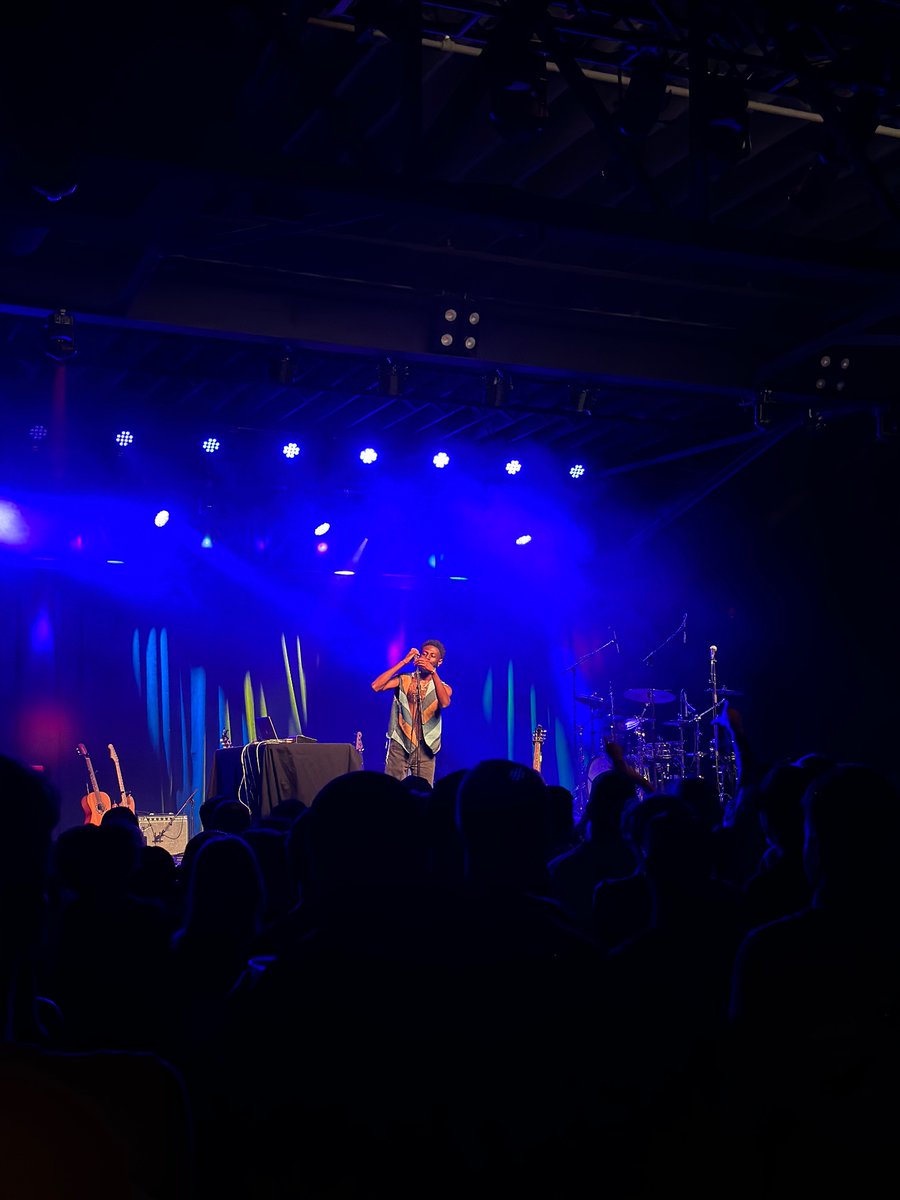 sonnyformiles's tweet photo. Kansas City was love!! Having an amazing time on Mac Ayres’ tour, crazy to meet fans, hear kind words, the whole❤️ and the food was crazy! https://t.co/C9Ke4FsGss