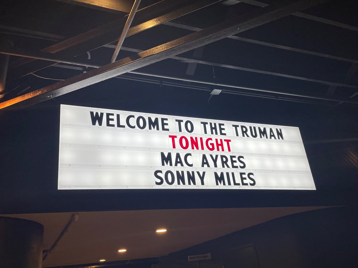 sonnyformiles's tweet photo. Kansas City was love!! Having an amazing time on Mac Ayres’ tour, crazy to meet fans, hear kind words, the whole❤️ and the food was crazy! https://t.co/C9Ke4FsGss