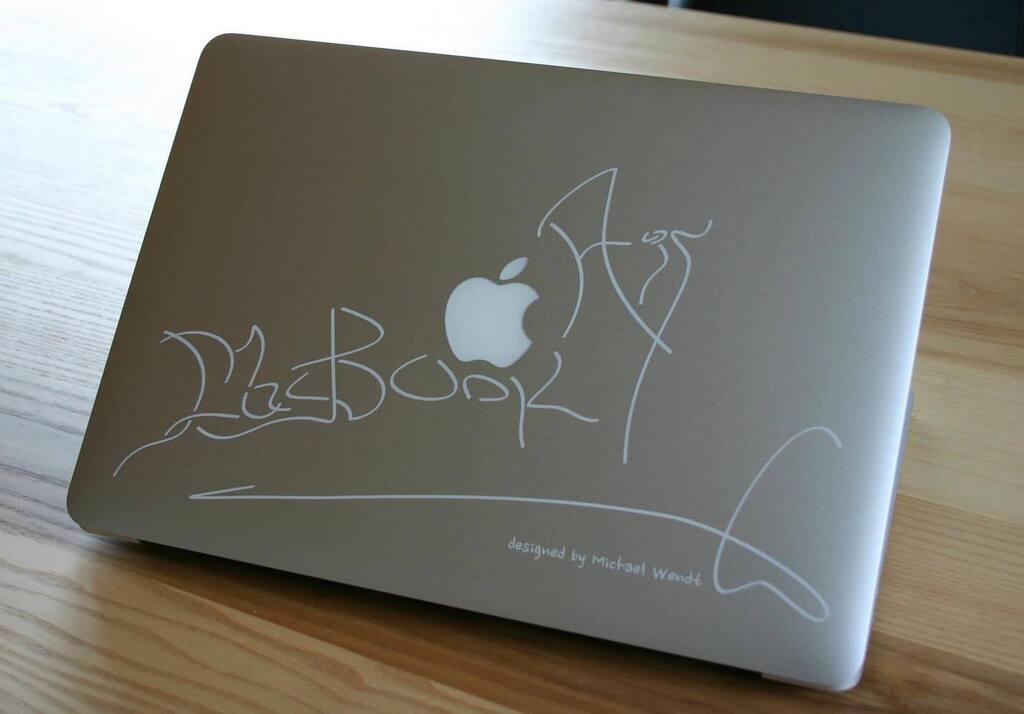 LaserTattoo's tweet photo. 12 years ago 🤷🏻‍♂️✌🏻 https://t.co/wGaBhlFxFC