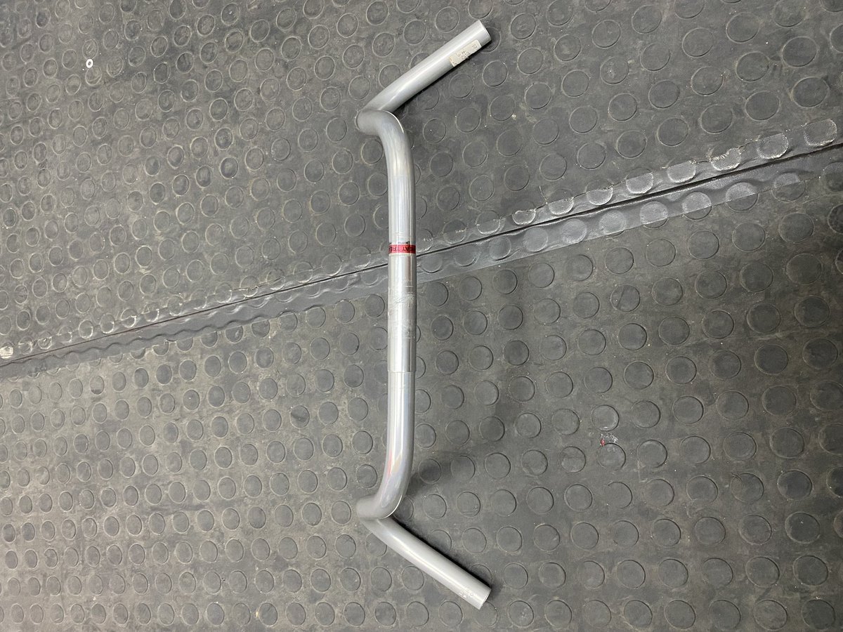 jordyaprian's tweet photo. Dijual Nitto RM-3 Mountain Dirt Drop Bar

Used 

Clamp Diameter : 25.4mm
Handle diameter : 23.8mm
Width : 580mm
Material : Alumunium

Minat WA 082166622278 
#fnfjb https://t.co/FlclcMQKJ0