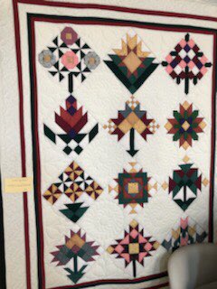 <a href="/senbassens/">Senioriales de Bassens-Savoie</a> Nos résidents ont du talent #avril #l’âmedufaitmain #patchwork #vernissage #patchworkcartonmousse