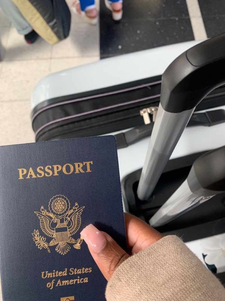prophetessfay1's tweet photo. This year your international doors are opened!!! 🌍 https://t.co/kjKarlJaAn