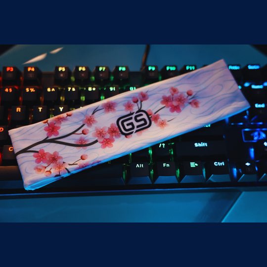Gamer_Sleeve's tweet photo. Did you know we sell headbands? Match your favorite sleeve and be dripped out head to hand! 🦾🤩
•
https://t.co/bR6PIgEDAM https://t.co/EfpLTKCj4w