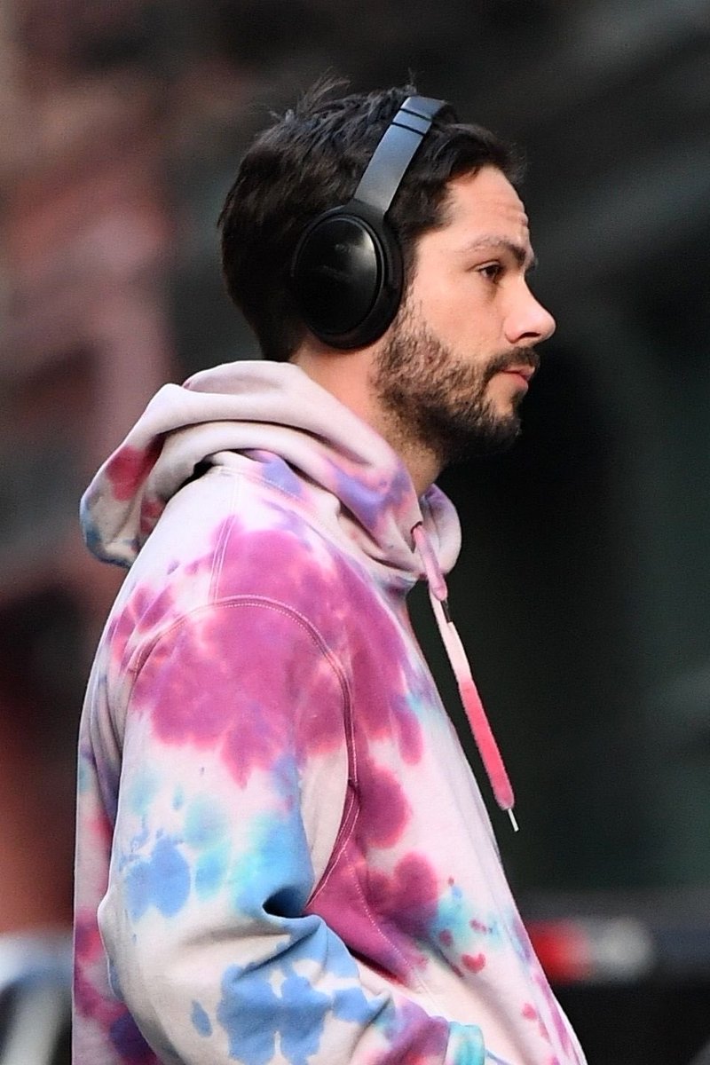 de_mardia's tweet photo. He looks fine in this hoodie @iloveobriens  don't you agree? https://t.co/s8hfp8DWvS